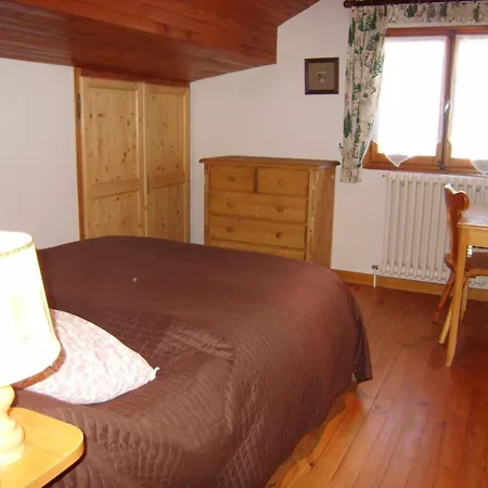 8 Pers. Au Pied Des Pistes Avec Parking A 50m Des Remontees Mecaniques - Fr-1-733-2 Chalet *